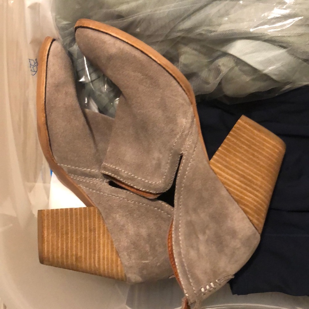 Jeffrey Campbell Rosalee Ankle Siede Bootie 11